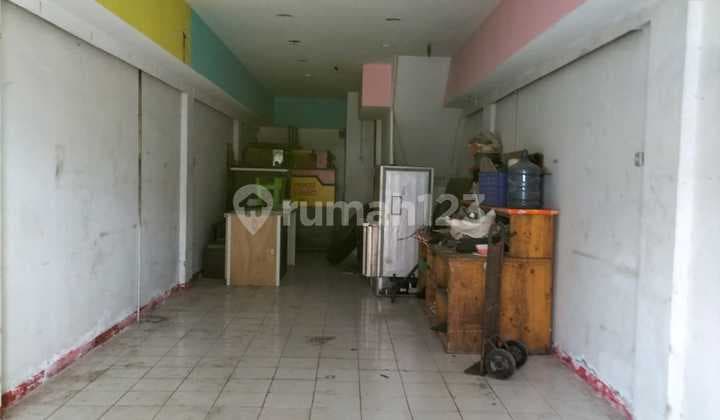Ruko 4 Lantai (ketiga) di Kedoya Pesing , Jakarta Barat, Lokasi Ramai
