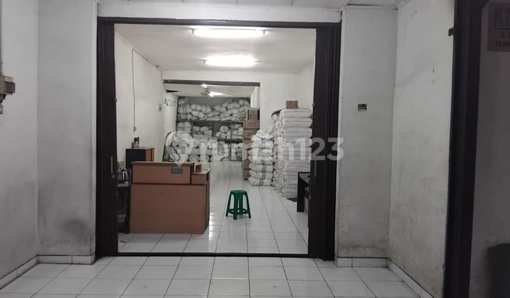 House on Jl Wahid Hasyim Central Jakarta Near Shopping Center Tanah Abang