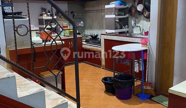 Rumah.2 1/4 Lantai.di Tomang Jakarta Barat Dekat Kampus Trisakti.dan Untar.(Ed)