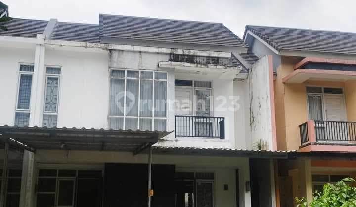 Water House in Valeria Metland Menteng Cluster