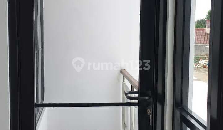 Baru Dan Strategis, Rumah 2 Lantai Disewakan di Bintaro Paradiso