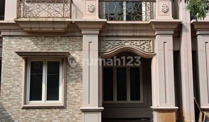 Disewakan Rumah di De Mansion Alam Sutera (Min.2 Tahun)
