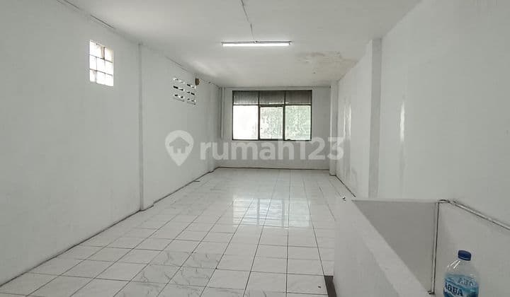 2 Ruko Dan Kontrakan 3 Lantai Strategis di Penggilingan, Jakarta Timur