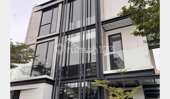 Rumah Furnished Komplek Layar Permai PIK 4 Lantai