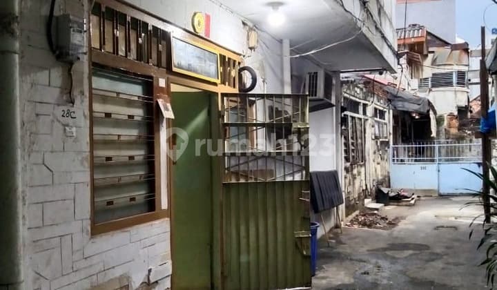 Rumah Minimalis Kebon Jeruk, Taman Sari Jakarta Barat