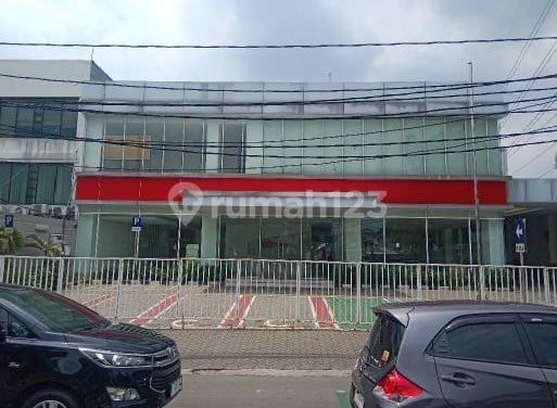 Gedung Ex Showroom dan Bengkel Daihatsu Dekat Tb Simatupang