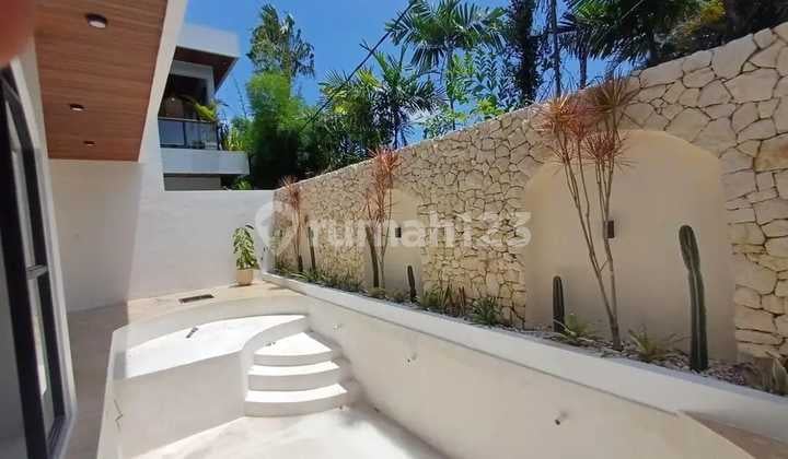 Villa Baru Kuwum Kerobokan, Badung, Bali