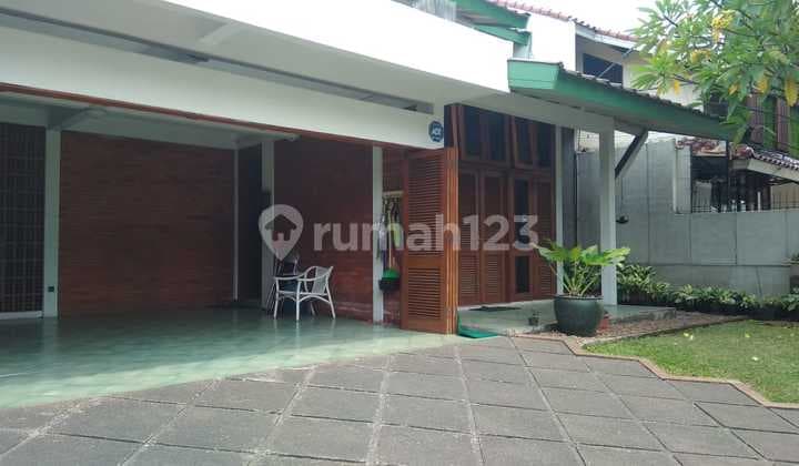 Rumah Mewah Classic 2 Lantai Lokasi Premium di Puri Indah, Kembangan