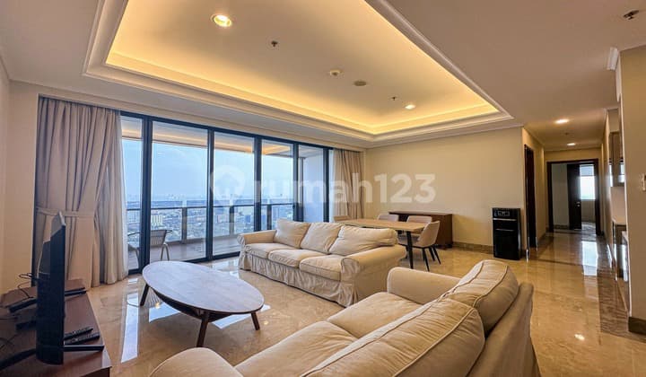 District 8 Senopati 2 Bedroom Private Lift