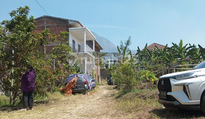 Rumah Villa Dua Lantai Dipegunungan Batu Malang