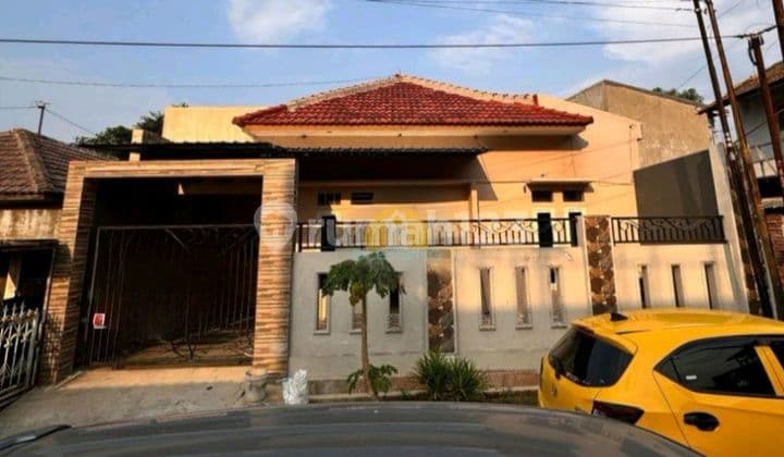 Rumah Bagus Diperumahan , Tempat Strategis Ditengah Kota