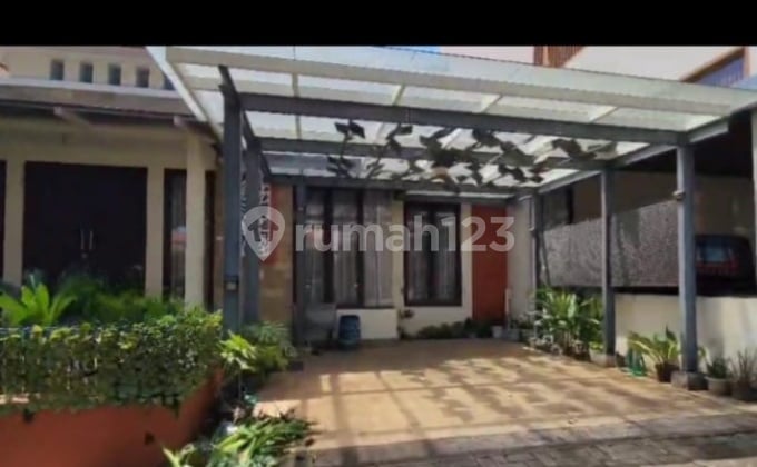 Rumah Asri di Perumahan Elit