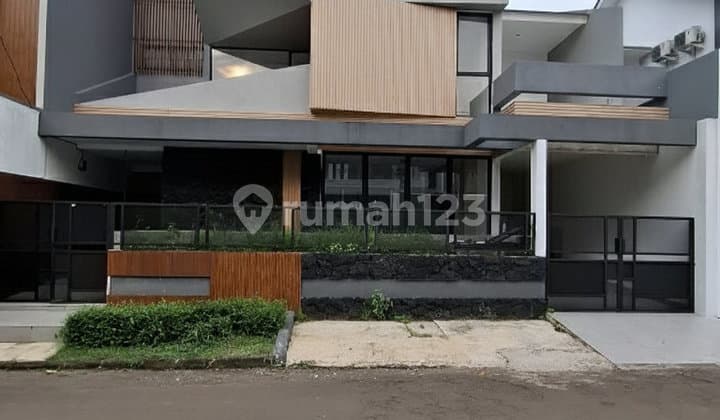 Ready-to-Occupy House in Bintaro Jaya Sector 9
