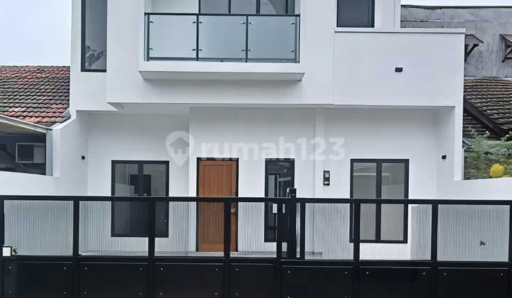 Dijual Rumah Baru Cantik Unfurnished di Kencana Loka Bsd - Tangerang Selatan