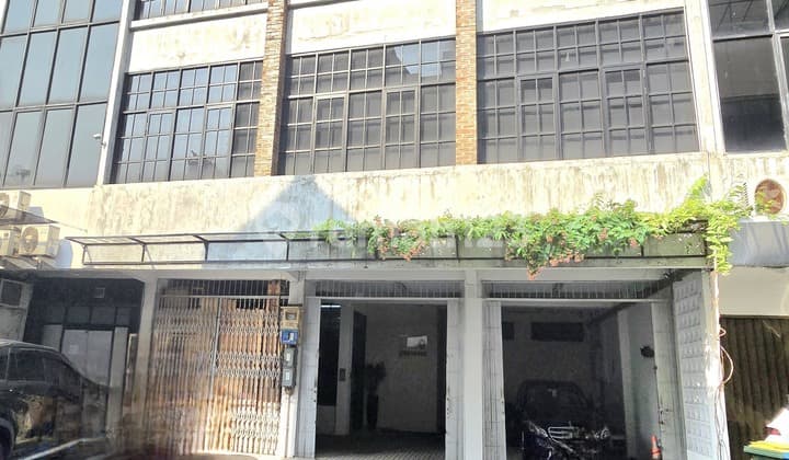 Turun Harga - Ruko Gandeng Raden Saleh Lokasi Strategis Furnished