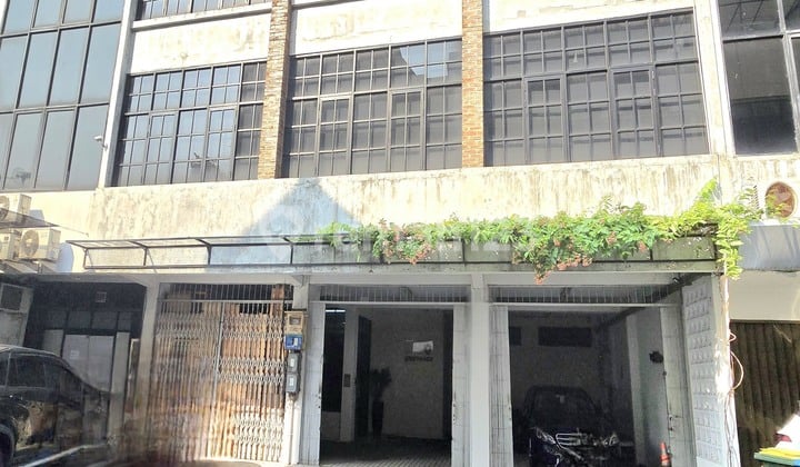 Turun Harga - Ruko Gandeng Raden Saleh Lokasi Strategis Furnished
