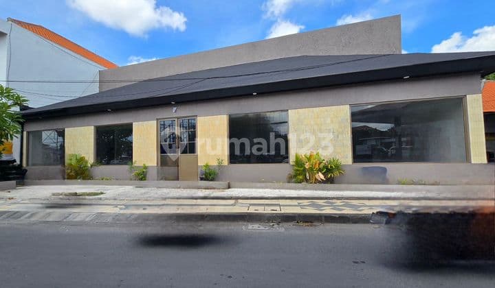Disewakan Showroom Dan Kantor Dekat Sunset Road Wiwi