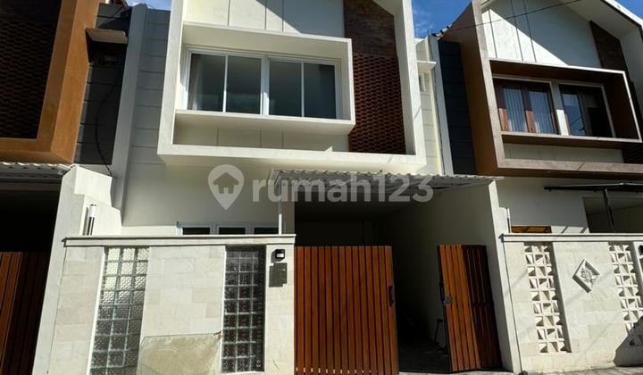 4 Bedroom Semi-Furnished Villa in Denpasar Cn