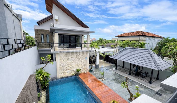 Ready to Occupy Luxury Villa Fully Furnished in Seminyak