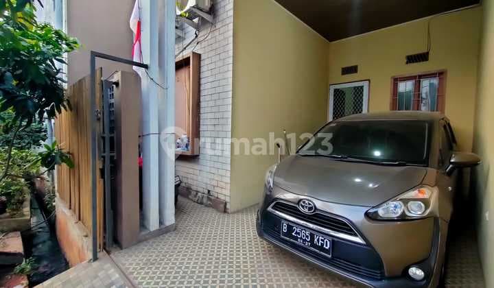 Rumah 2 Lantai di Perumahan Pondok Surya Mandala
jaka Mulya, Bekasi Selatan, Bekasi