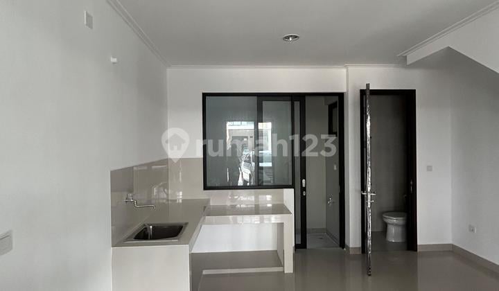 Disewakan Rumah Milenial Pik2 2 Kamar Tidur Ukuran 4.5x10 Kosongan