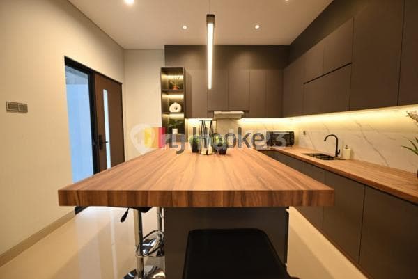 Jual Rumah Baru Full Furnished di Kencana Loka Bsd City