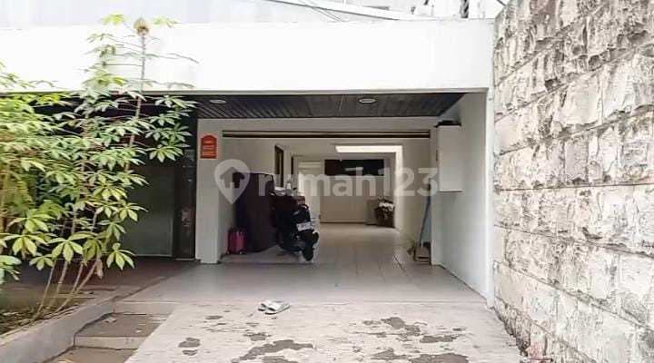 Dijual Rumah Hitung Tanah di Jelambar 20x20