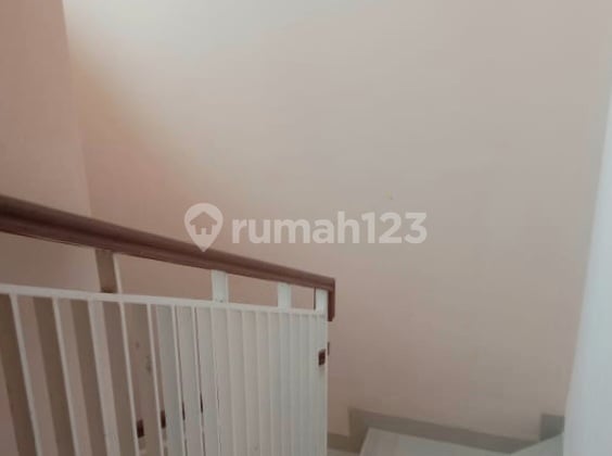 For Rent House in Cluster Area Ciputat Near Mrt Trans Jkt