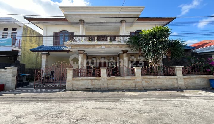 Rumah 2 Lantai Dekat Jalan Utama Raya Pemogan