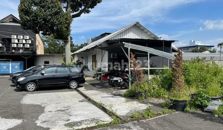 Dijual.ruang Usaha Strategis di Jalan Utama Pasirkaliki Bandung