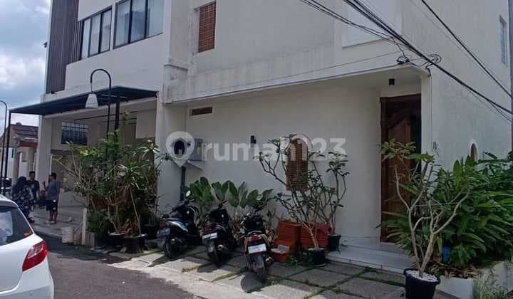 Dijual.murah 2 Buah Villa di Luxury Villas Lembang