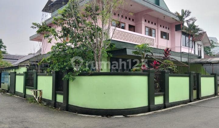 Dijual Rumah Luas di Kembar bisa untuk Kantor, Kost2 An atau Rumah Tinggal