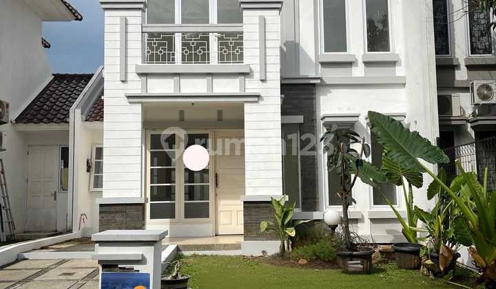 Rumah Legenda Wisata Cibubur 2 Lantai Rapi Siap Huni