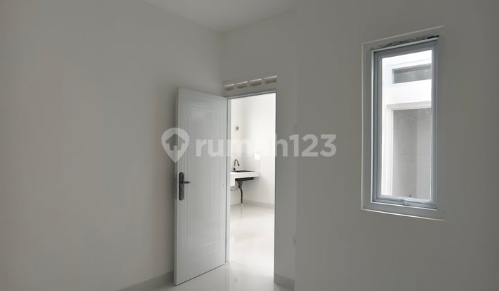 Rumah Siap Huni Letak Strategis 15 Menit ke LRT Cikunir