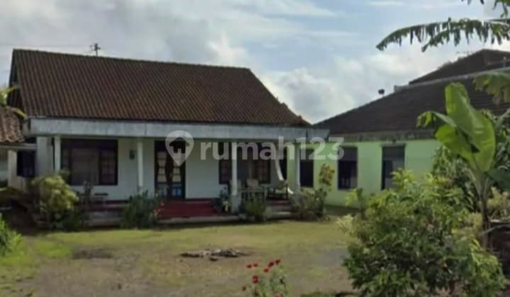 Rumah Dg Halaman Luas di Mertoyudan Magelang