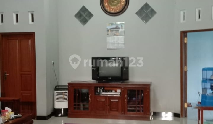 Rumah 2 Lantai Luas 300 M2 Dimagelang