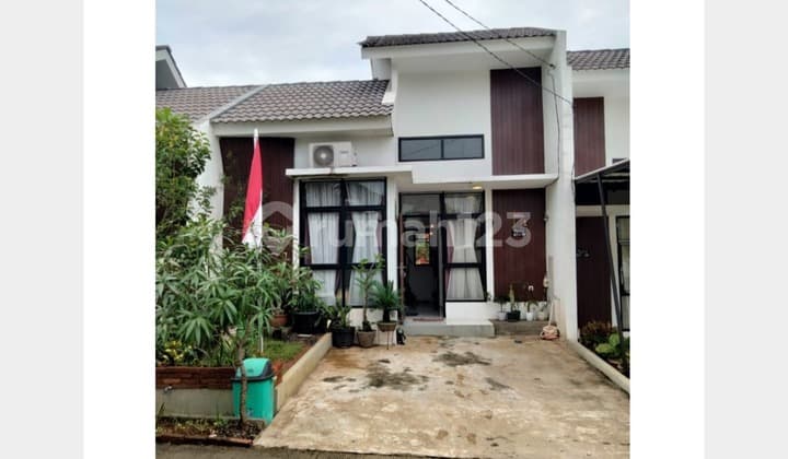 "Well-maintained minimalist affordable house near Gor Parung, Bogor"