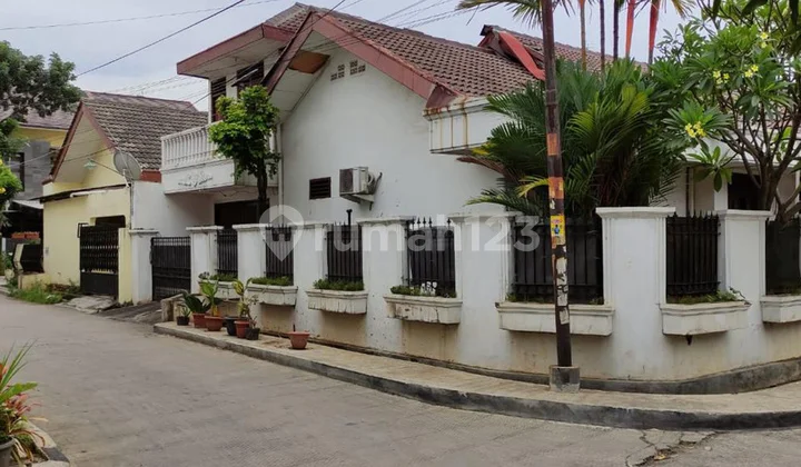 Hunian Legendaris 2 Lantai, Lokasi Emas di Bekasi Selatan (Nego)