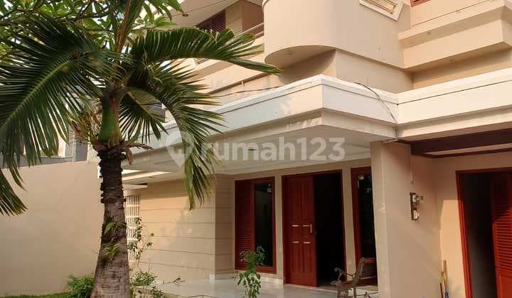 Dijual Rumah Mewah & Asri 2.5 Lantai Siap Huni Tinggal Bawa Koper