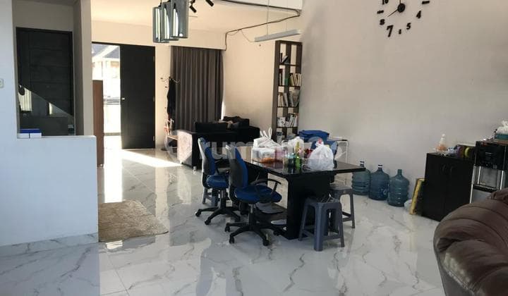 Rumah Modern Semi Furnished di Cipaku Indah