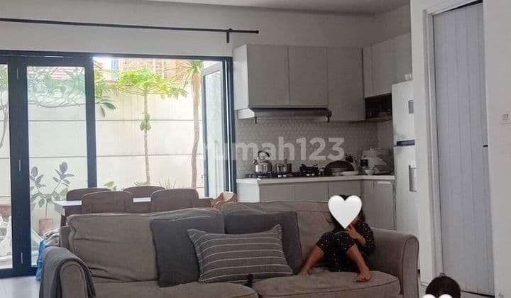 Rumah Nyaman Strategis di Cisaranten Kulon