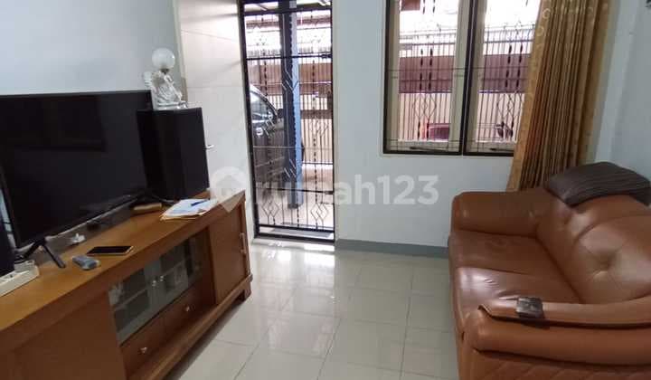 Comfortable House in TKI 1 Taman Kopo Indah 1