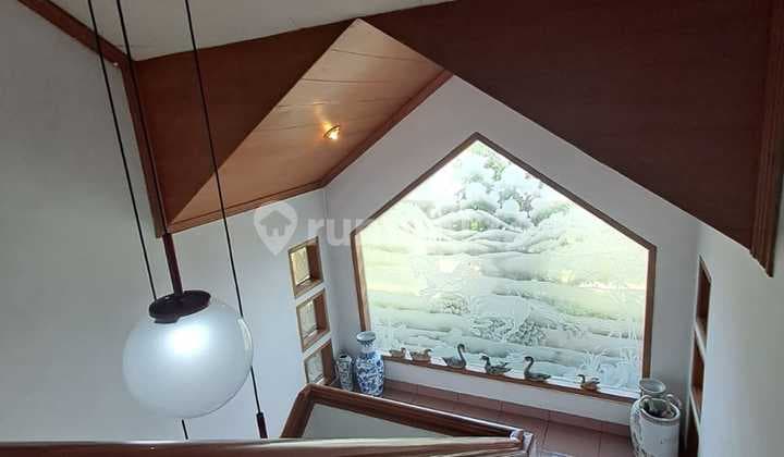 Rumah Vintage Wood Cozy View City di Awiligar