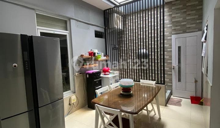 Well-Maintained House in a Quiet Environment at Pondok Hijau