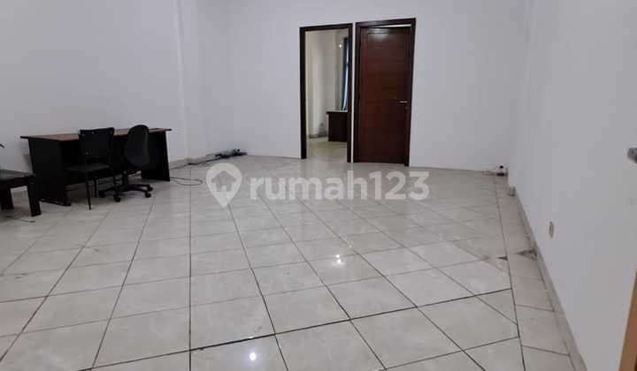 Ruko Besar Karapitan Mainroad Cocok untuk Kantor