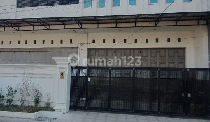 For Rent: 3-Story Good Shop Wing Tuparev Cirebon