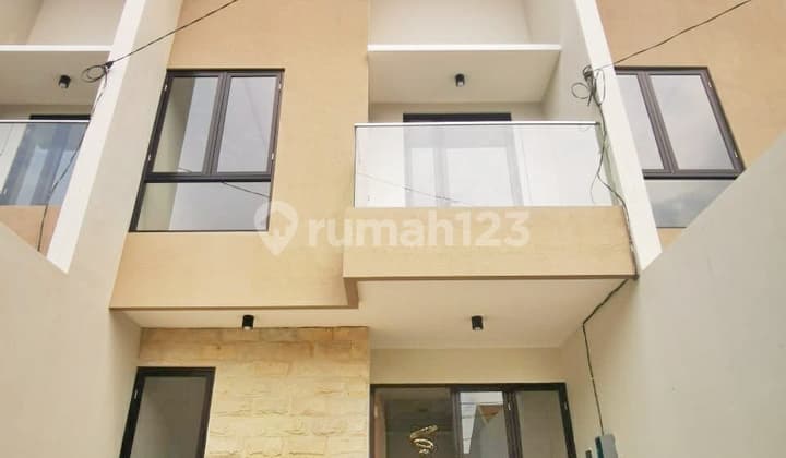 Rumah Baru Gress di Surabaya Timur selangkah menuju Raya MERR dan GM
