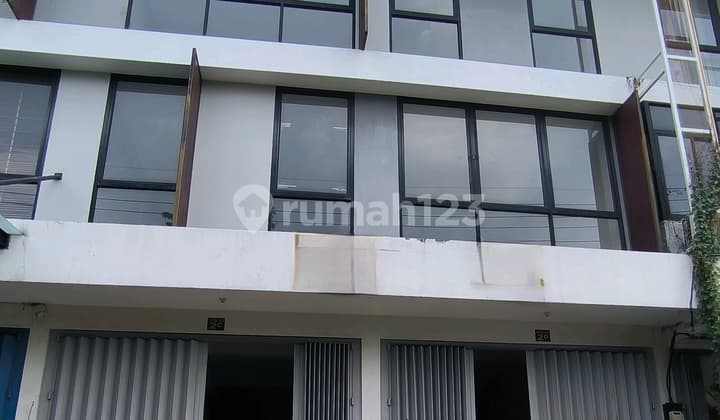 Ruko Nol Jalan Manyar Raya Surabaya 3 Lantai Siap Usaha