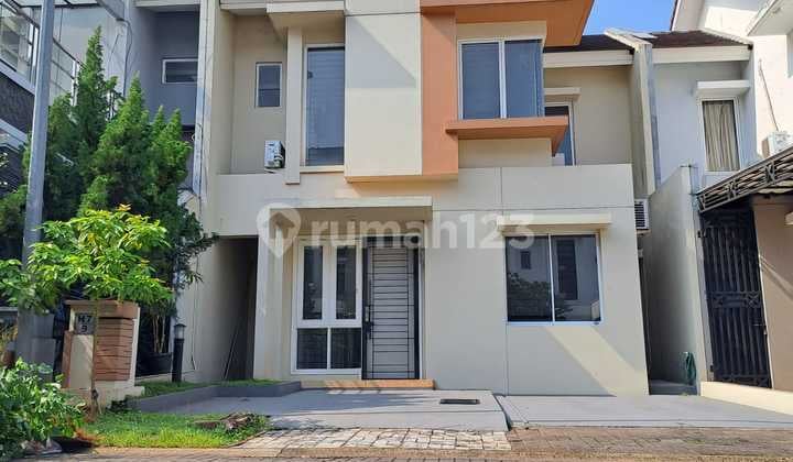 Rumah Cantik di BSD City Bangunan 2 Lantai Full Furnish Siap Huni