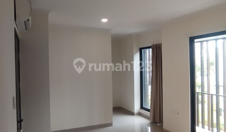Beautiful Minimalist House in Gading Serpong 2 Floors Ready to Occupy